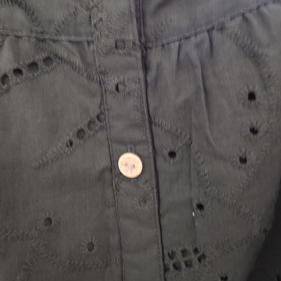 LC Lauren Conrad Eyelet Crop Top OliveGreen Button Front Ruffle Strap NWT medium - Picture 5 of 7